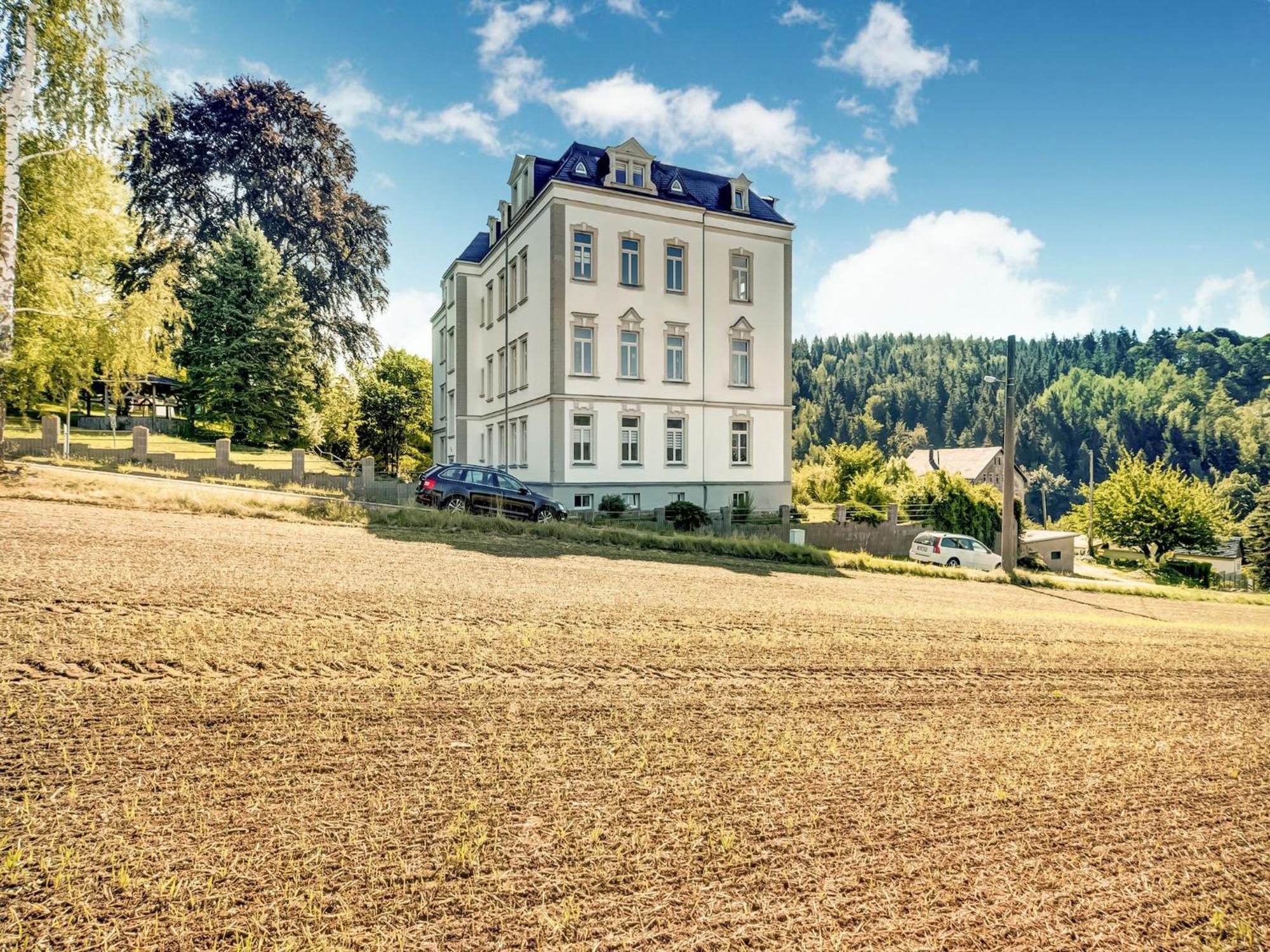 Alluring Villa In Grunhainichen Borstendorf With Garden 로이브스도르프 외부 사진
